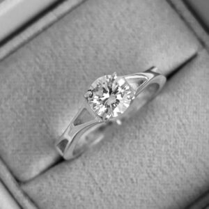 Twisted Channel Solitaire Ring in Sterling Silver 925