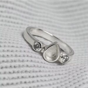 Raindrop Ring set with Stones in Sterling Silver 925