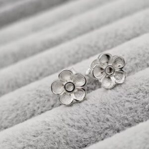 Cute Plain ‘Forget Me Not’ Earrings in Sterling Silver 925