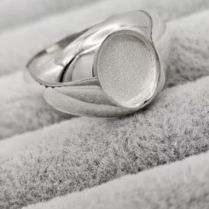 Men’s Traditional Round Signet Ring in Sterling Silver 925